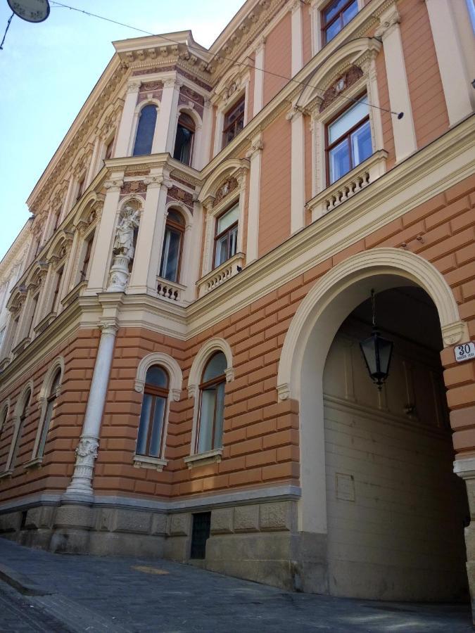 Upper Town Apartment Radiceva Zagreb Buitenkant foto