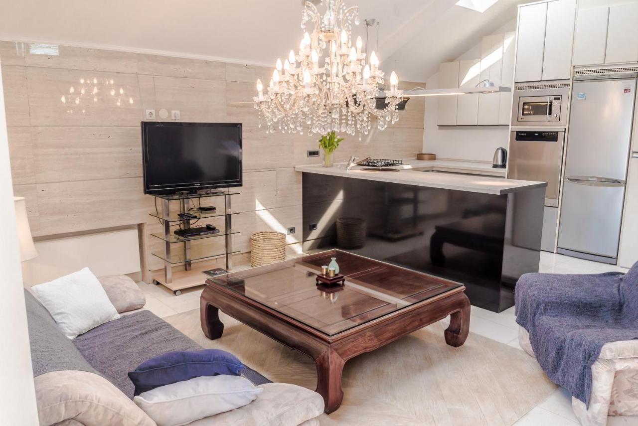 Upper Town Apartment Radiceva Zagreb Buitenkant foto